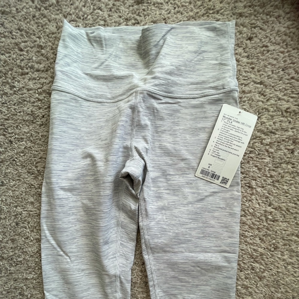 Lululemon wunder under HR crop 17’